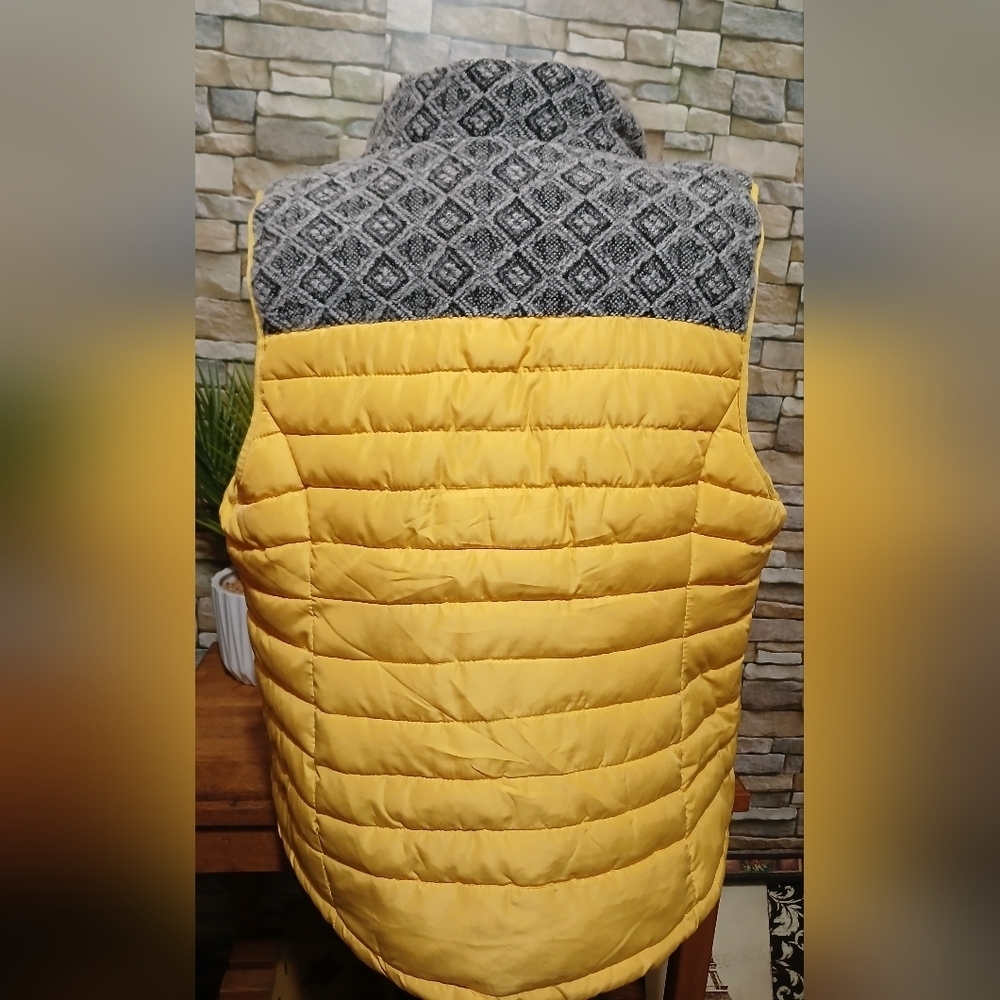 Ruff Hewn Yellow Puffer Vest Large Cozy Outdoors - Picture 3 of 4